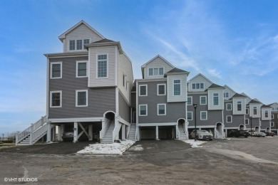 Beach Condo Sale Pending in East Rockaway, New York