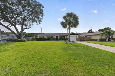 Beach Home For Sale in Palm Beach Gardens, Florida