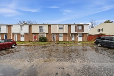 Beach Townhome/Townhouse For Sale in Virginia Beach, Virginia