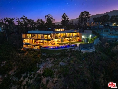 Beach Home For Sale in Pacific Palisades, California