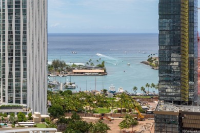 Beach Condo Active Under Contract in Honolulu, Hawaii