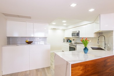 Beach Condo For Sale in West Palm Beach, Florida