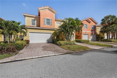 Beach Townhome/Townhouse For Sale in Fort Myers, Florida