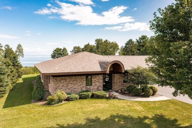 Beach Townhome/Townhouse For Sale in Duluth, Minnesota