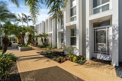 Beach Condo For Sale in Huntington Beach, California