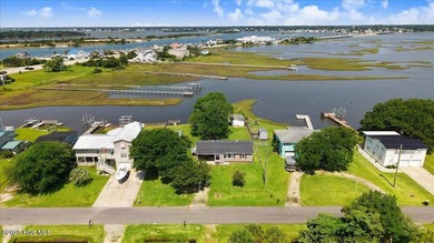 Beach Home For Sale in Cedar Point, North Carolina