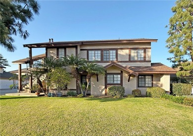 Beach Townhome/Townhouse For Sale in Huntington Beach, California