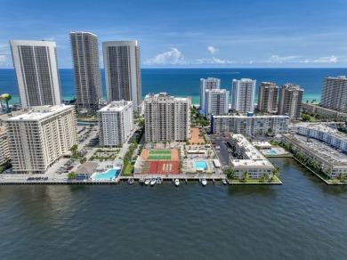 Beach Condo For Sale in Hallandale Beach, Florida