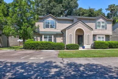 Beach Home For Sale in Mount Pleasant, South Carolina