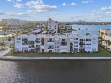 Beach Condo For Sale in South Pasadena, Florida