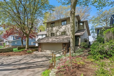 Beach Home Sale Pending in Holland, Michigan