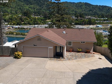 Beach Home For Sale in Brookings, Oregon