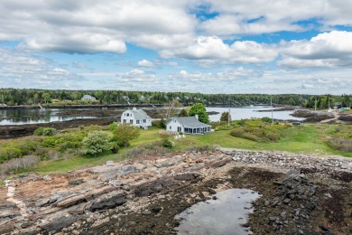 Beach Home For Sale in Harpswell, Maine