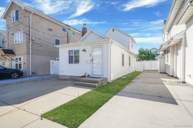 Beach Home For Sale in Freeport, New York