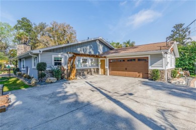 Beach Home For Sale in Crystal River, Florida