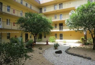 Beach Condo For Sale in Lauderdale Lakes, Florida