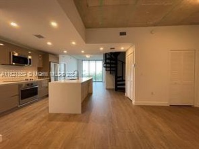 Beach Condo For Sale in North Miami Beach, Florida