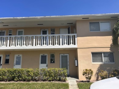 Beach Condo For Sale in Boynton Beach, Florida
