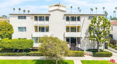 Beach Condo For Sale in Santa Monica, California