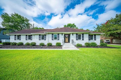 Beach Home For Sale in Charleston, South Carolina