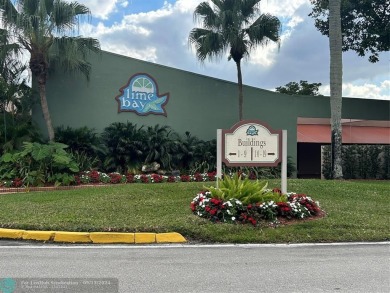 Beach Condo For Sale in Tamarac, Florida