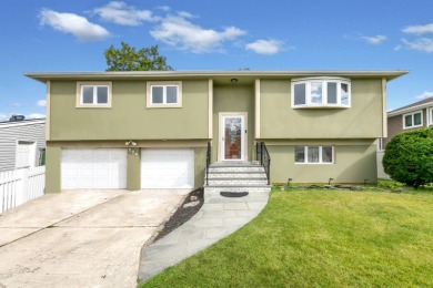 Beach Home For Sale in Oceanside, New York