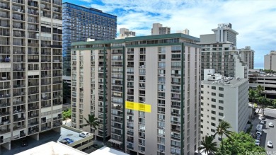 Beach Condo Sale Pending in Honolulu, Hawaii