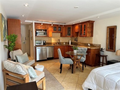 Beach Condo For Sale in Honolulu, Hawaii