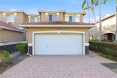 Beach Townhome/Townhouse For Sale in Fort Myers, Florida