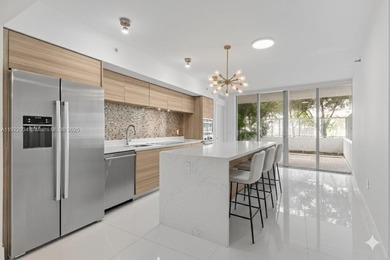 Beach Condo For Sale in Miami Beach, Florida