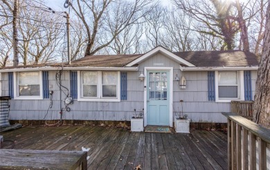 Beach Home For Sale in Baiting Hollow, New York