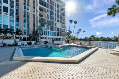 Beach Condo For Sale in South Pasadena, Florida