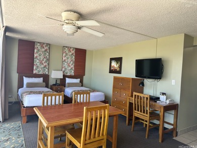 Beach Condo Active Under Contract in Honolulu, Hawaii