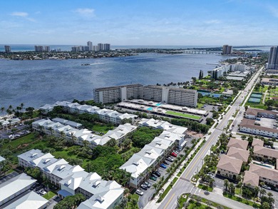 Beach Condo For Sale in Lake Park, Florida