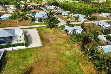 Beach Lot Sale Pending in Bokeelia, Florida