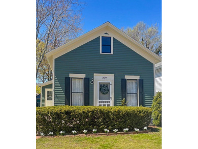 Beach Home For Sale in Ludington, Michigan