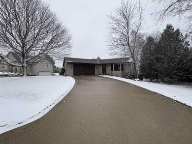 Beach Home For Sale in Sturgeon Bay, Wisconsin