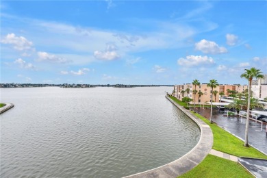 Beach Condo For Sale in South Pasadena, Florida