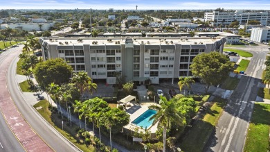 Beach Condo For Sale in West Palm Beach, Florida