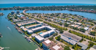 Beach Condo For Sale in New Smyrna Beach, Florida