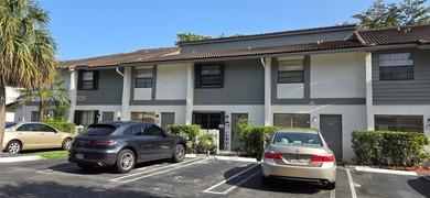 Beach Townhome/Townhouse For Sale in Coral Springs, Florida