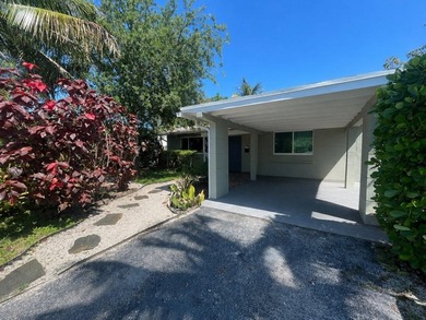 Beach Home Active Under Contract in Oakland Park, Florida