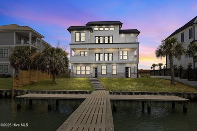 Beach Home For Sale in Morehead City, North Carolina