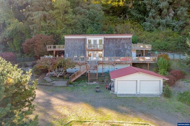 Beach Home For Sale in Garibaldi, Oregon