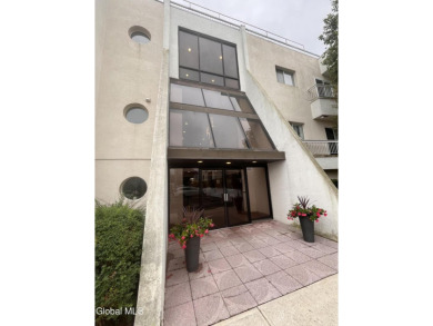 Beach Condo For Sale in Bronx, New York