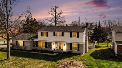 Beach Home Active Under Contract in Grosse Ile Twp, Michigan