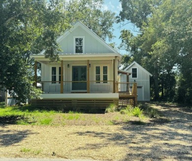 Beach Home For Sale in Apalachicola, Florida