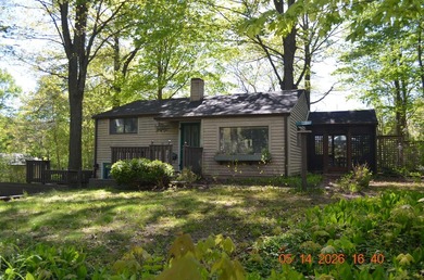 Beach Home Active Under Contract in Coloma, Michigan