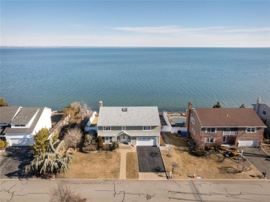 Beach Home For Sale in Bayville, New York