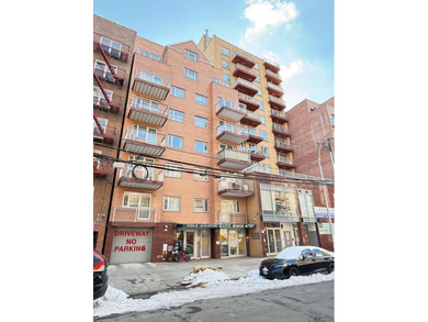 Beach Condo For Sale in Flushing, New York